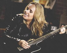 Hire Melissa Etheridge - book Melissa Etheridge for an event!