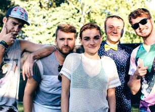  Hire MisterWives - booking MisterWives information. 