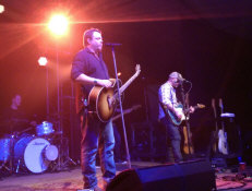 Pat Green - booking information - photo credit: Richard De La Font