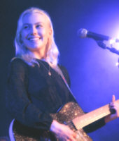  Hire Phoebe Bridgers - booking Phoebe Bridgers information 