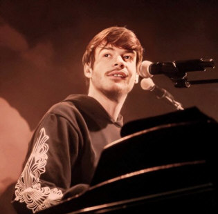   How to Hire Rex Orange County - booking information  