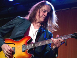   Robben Ford - booking information  