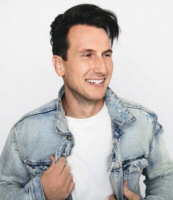  Hire Russell Dickerson - book Russell Dickerson for an event! 