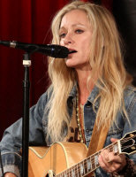   Hire Shelby Lynne - booking Shelby Lynne information.  