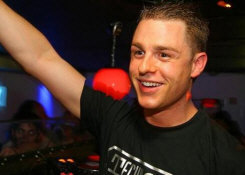   DJ Simon Patterson - booking information  