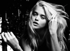  Hire Sky Ferreira - booking Sky Ferreira information. 