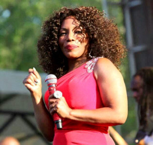  Hire Stephanie Mills - booking Stephanie Mills information. 