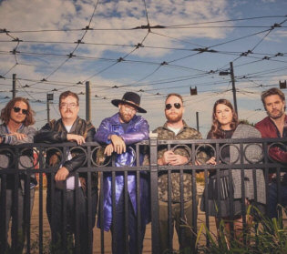 Hire The Strumbellas - booking The Strumbellas information.