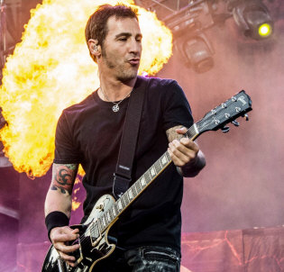 Hire Sully Erna - booking Sully Erna information