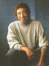 How to hire Smokey Robinson - book Smokey Robinson for an event!