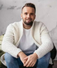   Tobias Topic - booking information  
