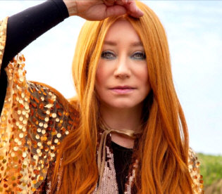   How to hire Tori Amos - booking information  