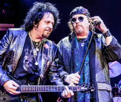 Hire TOTO - booking TOTO information
