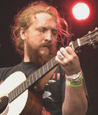  Hire Tyler Childers - book Tyler Childers for an event! 