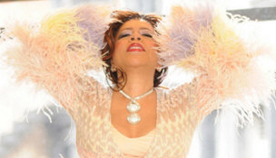  Hire Valerie Simpson - booking Valerie Simpson information. 