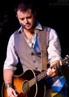  Hire Wade Bowen - booking information 