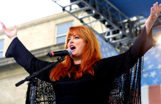 Hire Wynonna - book Wynonna for an event!