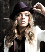   ZZ Ward - booking information  